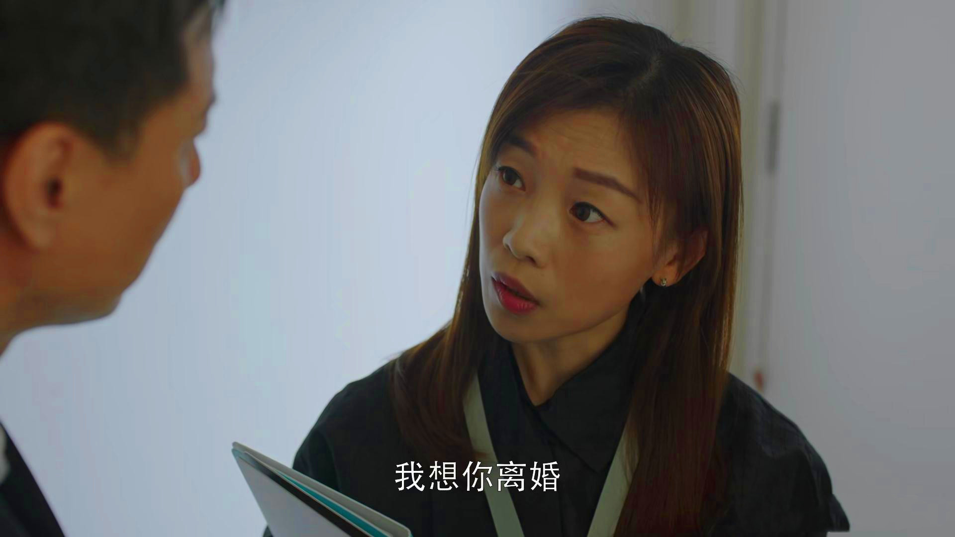 《小欢喜》主动送上门的珍妮,遭雷蒙德果断拒绝,他不是不想而是怕