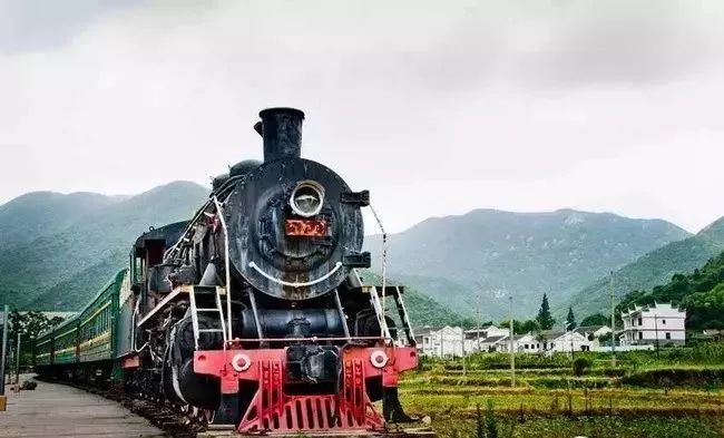 遇见东沙824825一个富有诗情画意的南洞艺谷漫步在东沙沙滩一起去追逐