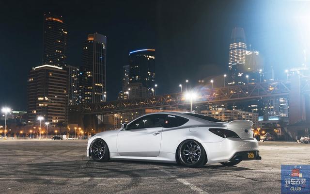 一辆"靠姿态和个性获胜"的现代genesis跑车!