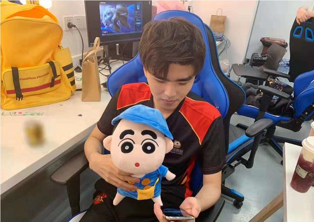 原创lpl夏季赛mvp榜出炉黄金左手林伟翔谁能夺得此荣耀