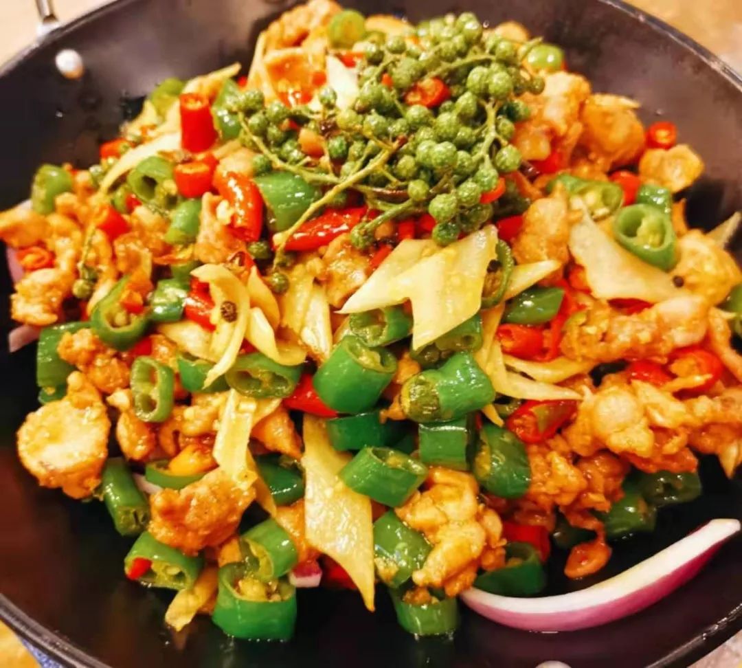 虾魁概念网红菜换季上新美味不打烊折扣享不停钜惠全城