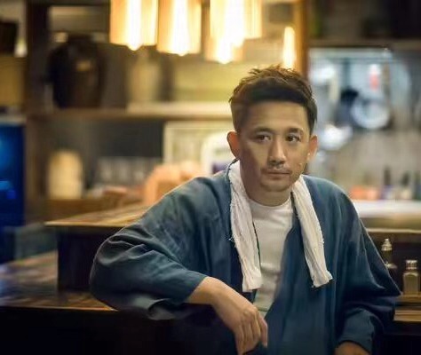 梁家辉主演《深夜食堂》:一碟菜一故事,人生有百味,深夜请慢用