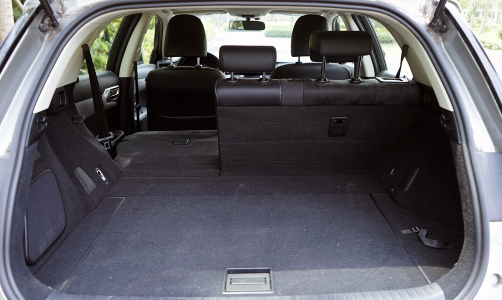 只想做省油安静的小钢炮 雷克萨斯ct200h试驾评测