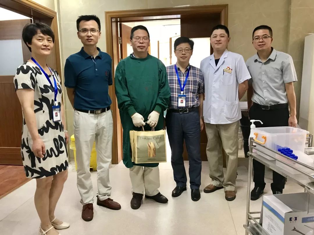 市中医医院党委书记王敬民,院长沈建根,副院长祝秀凤,党委副书记俞强