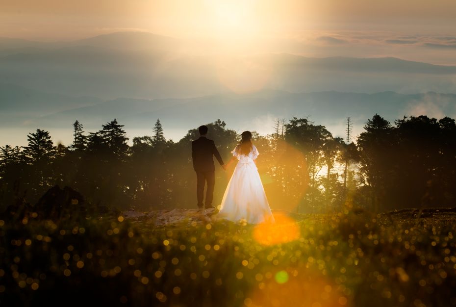 老秃顶邂逅云海日出浪漫爱情之约