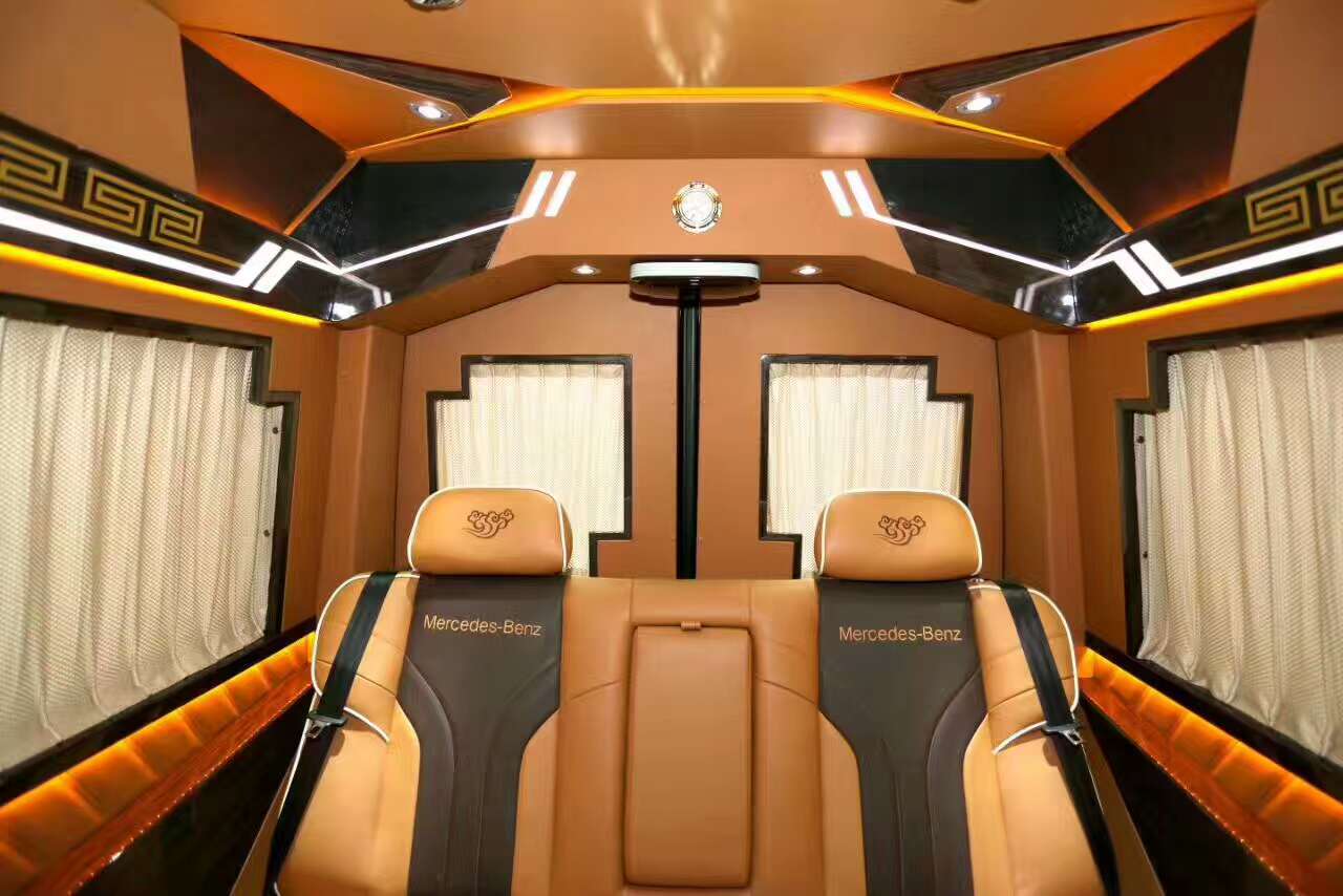 奔驰凌特内饰改装华誉改装案例