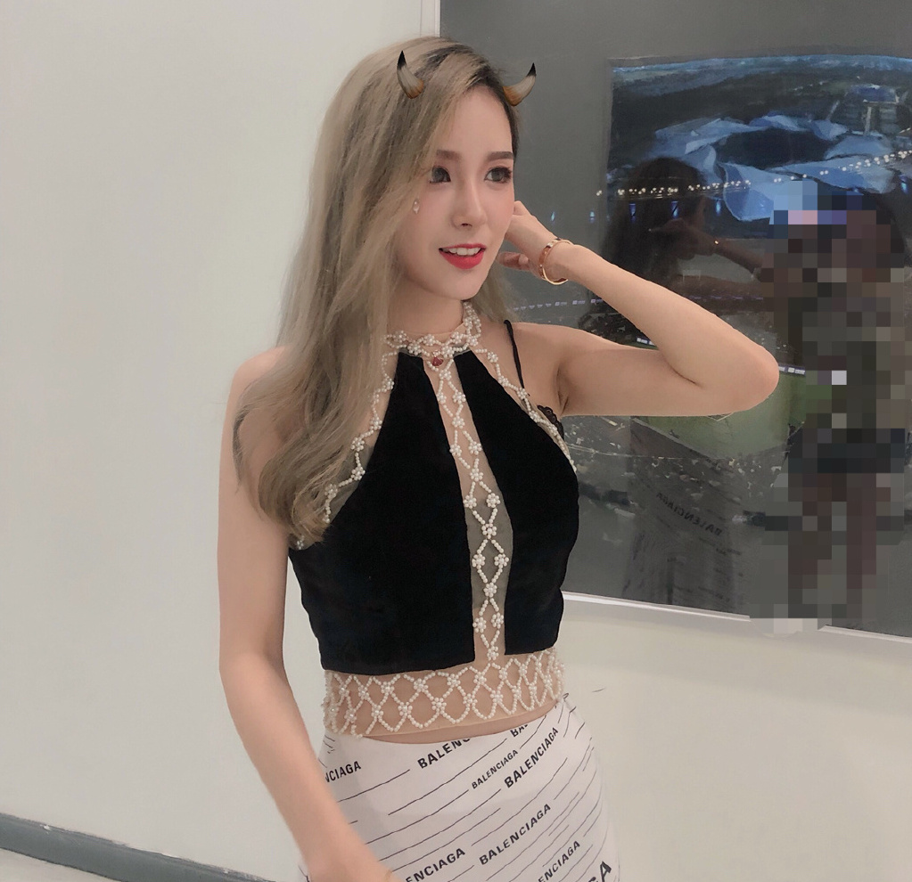 lolrita直播大秀舞蹈却被嘲讽蠕动舞姿不及周淑怡一半