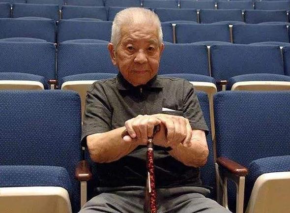 伤口难以愈合,在日本无条件投降后,山口疆在驻日美军海军陆战队做翻译