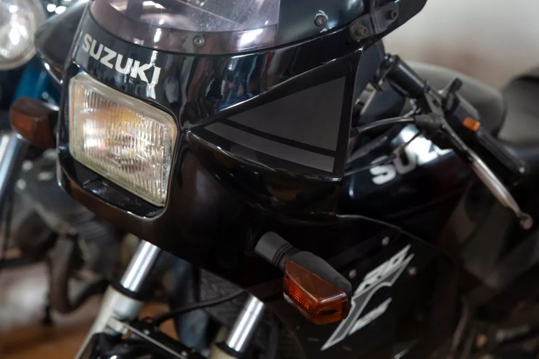 铃木rgt125,新车可以开 190码,90年代的时候就要 1 万多一辆.