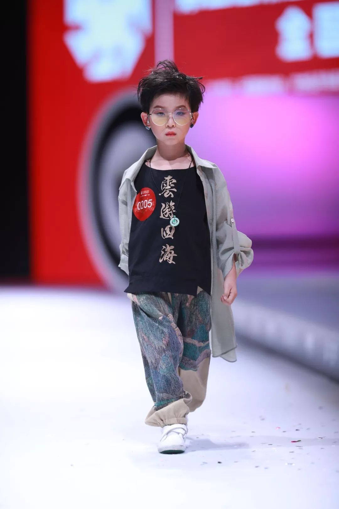 如何玩转新国潮潮童星告诉你