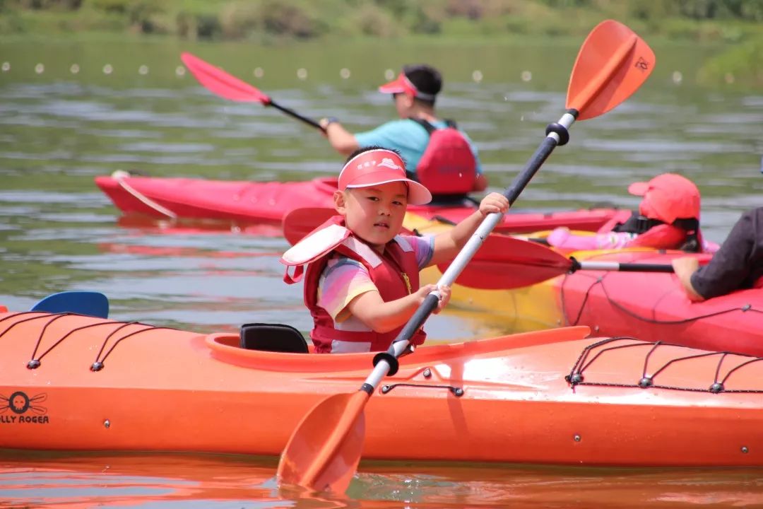 民生8月贵宾游,畅享皮划艇水上运动乐趣