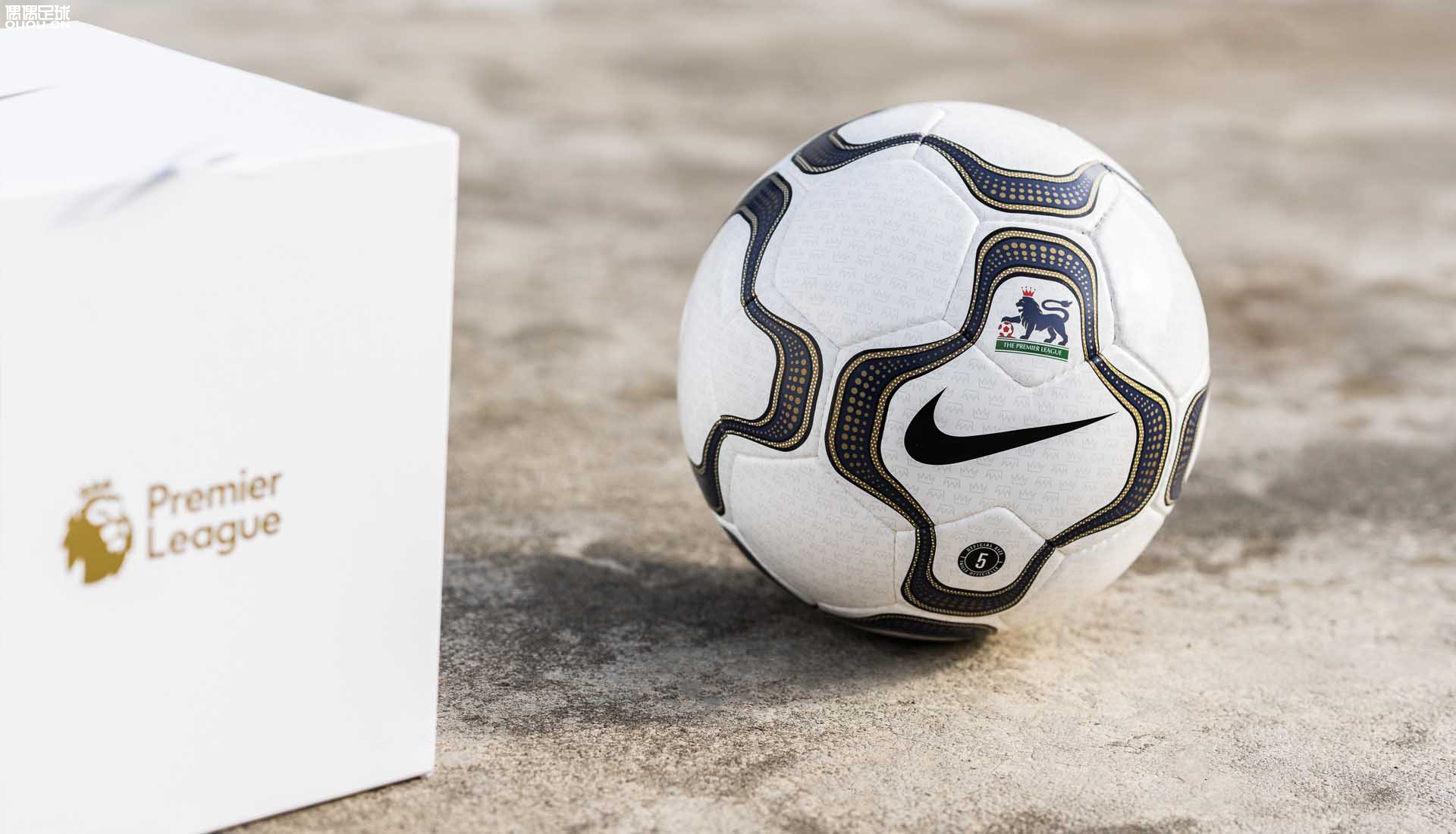 耐克推出限量版英超geomerlin足球