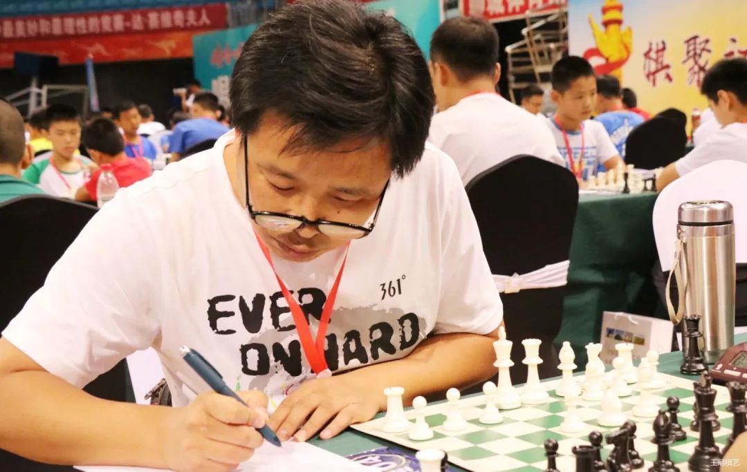 爸爸:袁守波参加候补棋协大师组的比赛以6分的成绩