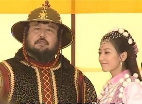 赵敏的父亲名字叫做察罕特穆尔,因功被皇帝御封为汝阳王,不过历史上的