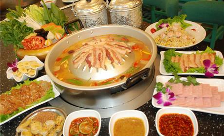 七,吃一盘地道的老挝火锅:八,做一次老挝按摩: 老挝按摩手法生猛,力道