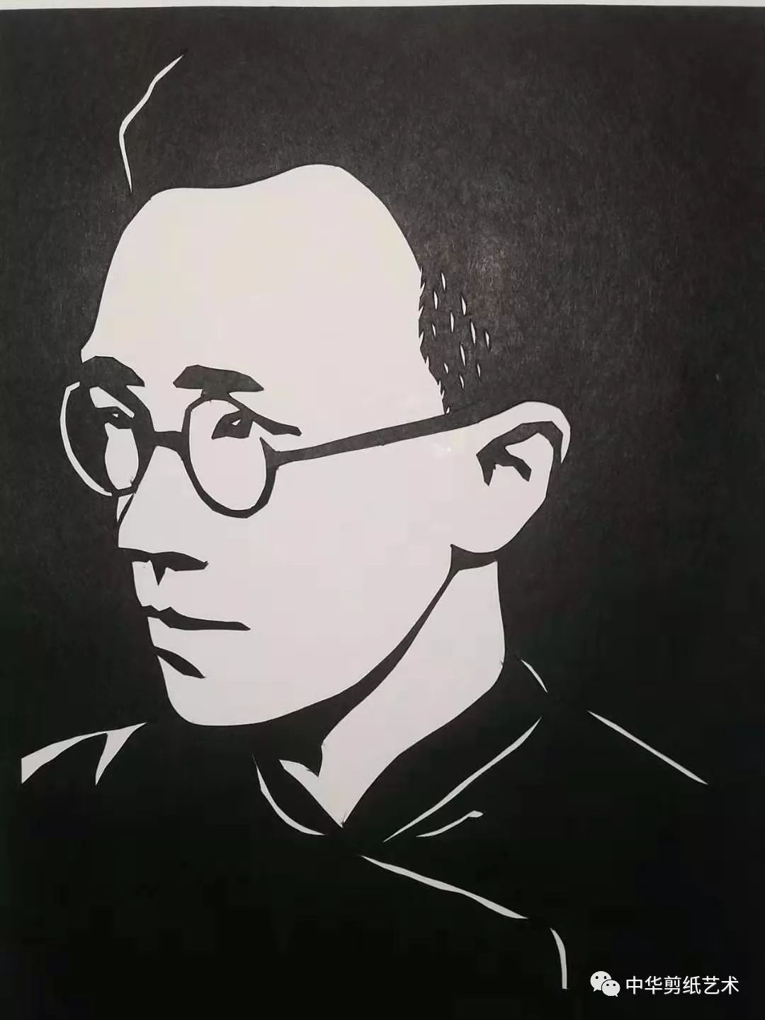 刘万讲先生的黑白人生人物肖像剪刻纸艺术