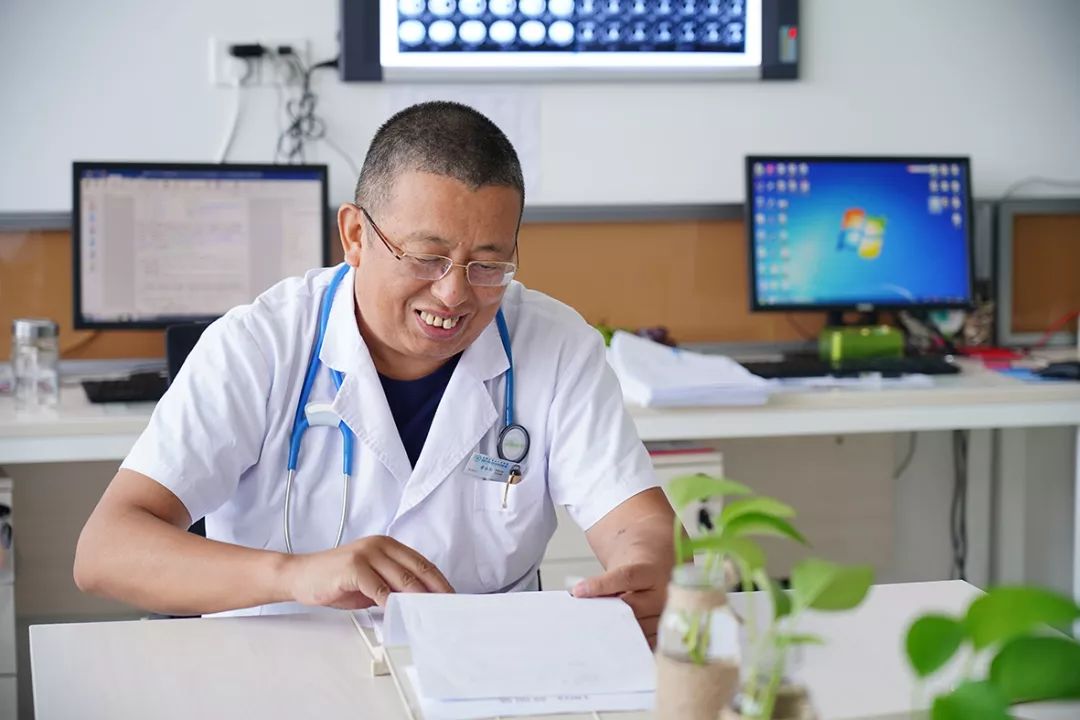 锡山名医十二黄永刚努力让更多的人自由呼吸