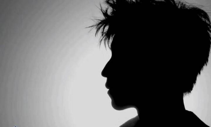 王俊凯逆天剪影照,立体五官构成绝世容颜