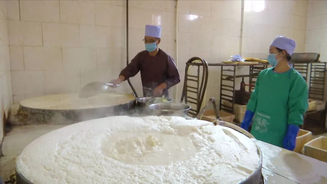 马生国制作传统老豆腐掌握致富金钥匙