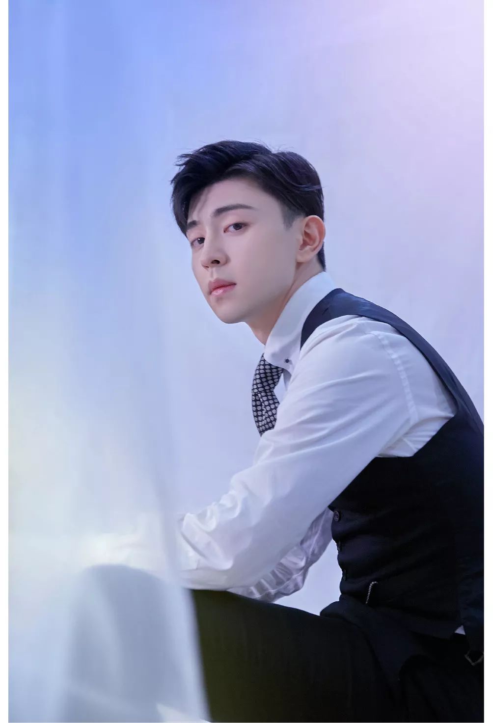 邓伦:我之前大概有三年的时间一天都没停过_郝泽宇