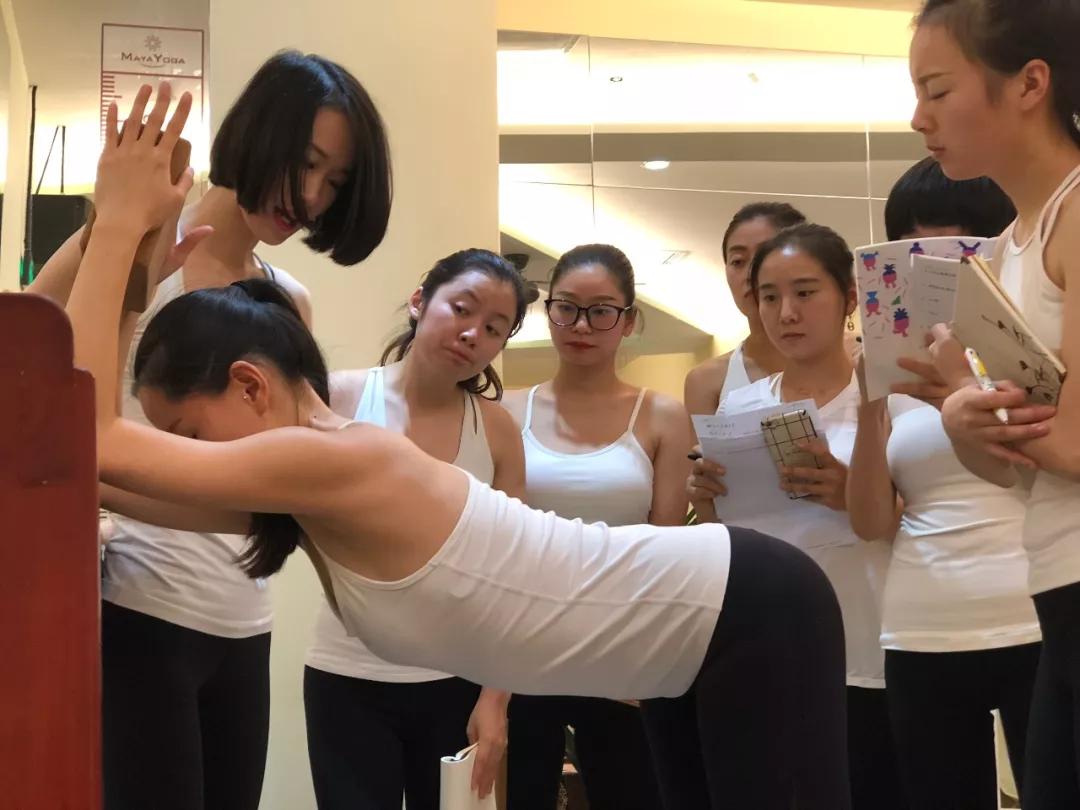 肩颈理疗瑜伽 肩颈理疗瑜伽