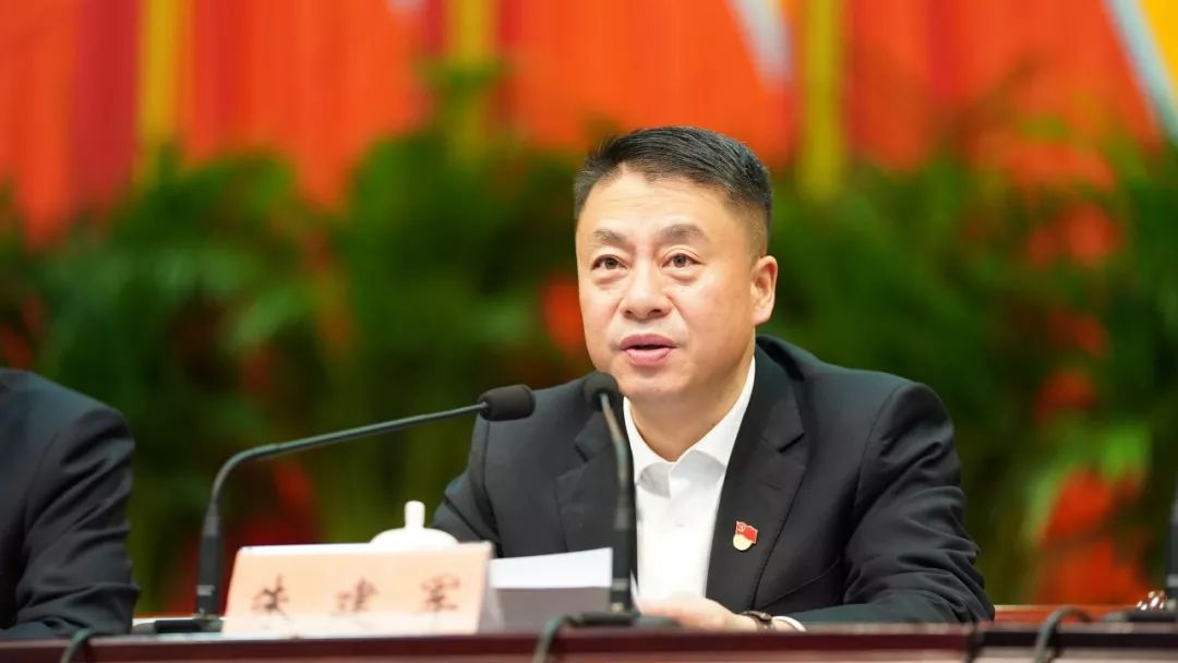 市委书记朱建军在机构改革动员大会上强调,宜早不宜迟,宜快不宜慢,宜