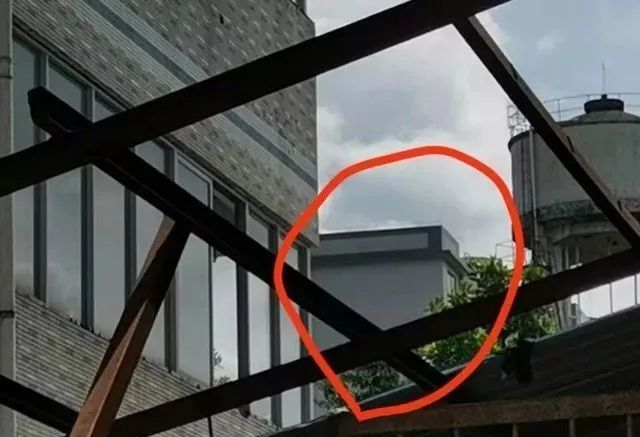 深圳18岁小伙跳楼自杀!遗言让人心痛!_姜磊