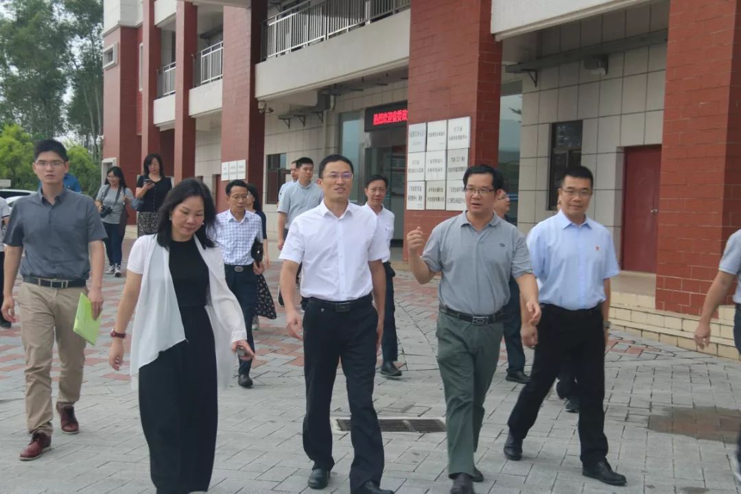 政研动态省委政研室副主任周俊波到我市开展大学生投身乡村振兴专题