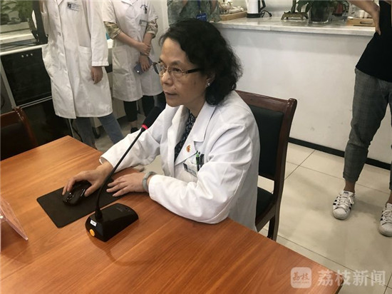 直接进行了复诊,给她看病的正是省中医院预约号一票难求的专家周惠芳