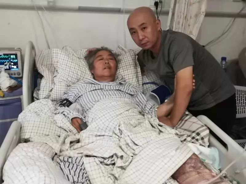 桂林一老人被压断腿肇事司机逃逸