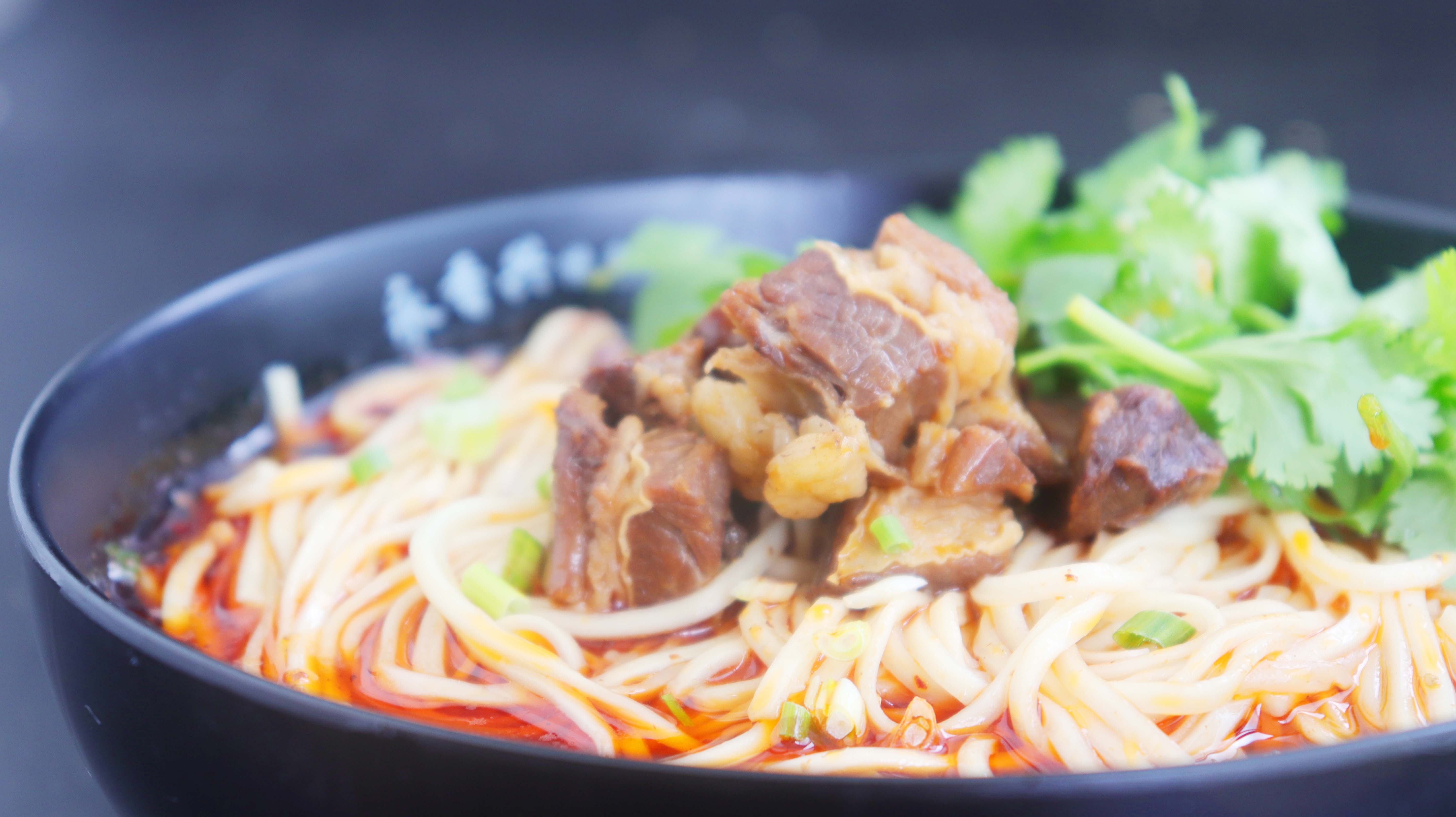 四川红烧牛肉面小时候的味道家乡的味道童年的味道