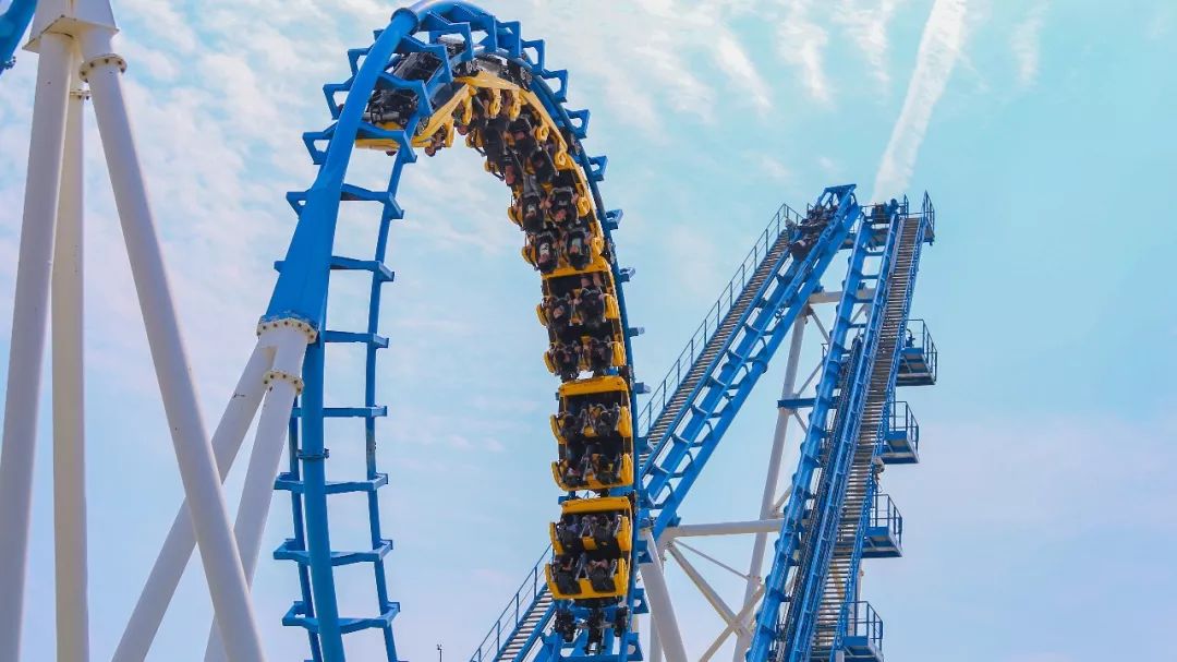 还有超人气明星网红过山车——《极地快车》模拟飞行员身心体验,上下