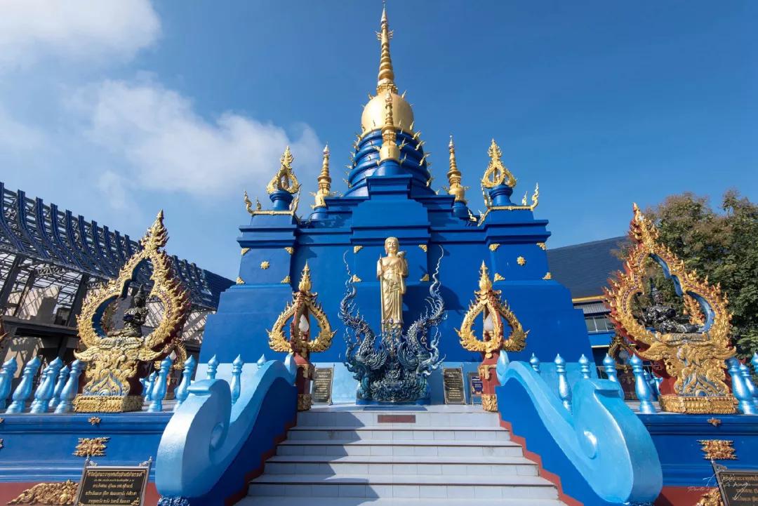 最极致的蓝最纯粹的白不收门票的清迈蓝庙如此美丽