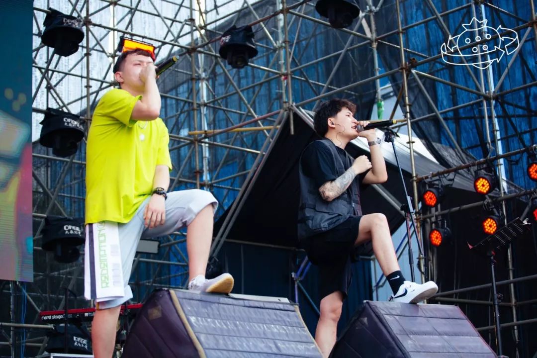 cndy超级对撞机走在两个舞台的另一边电音世界里,今天迎来了茶凉粉