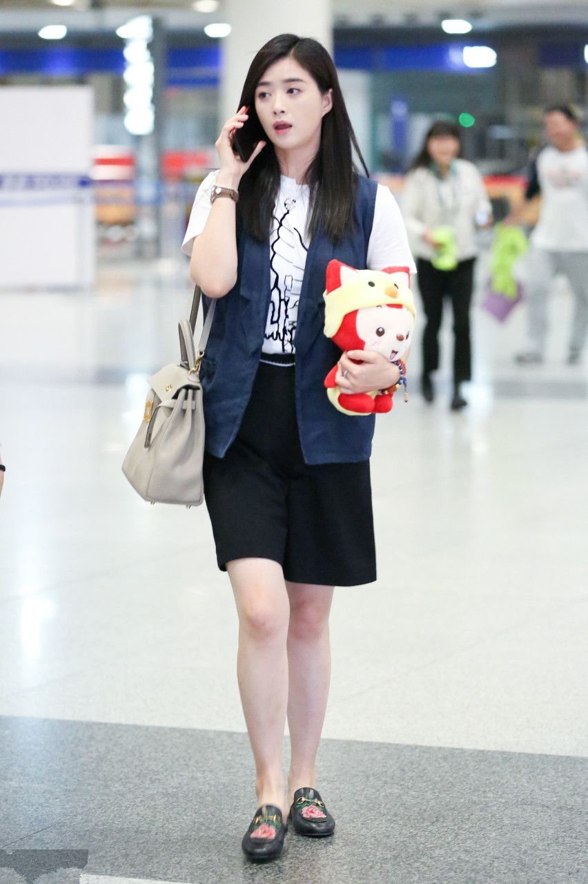 蒋欣看脸是美女看身材却很魁梧汉子和女神无缝结合