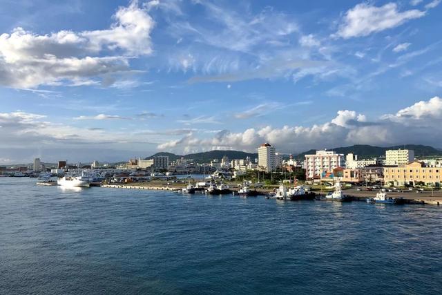 74 渡嘉敷岛渡嘉敷岛是庆良间诸岛中最大的一座,岛上有漂亮的海滩