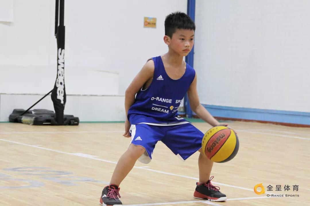 全呈之星篮球艺术三岁小孩才做选择我全都要