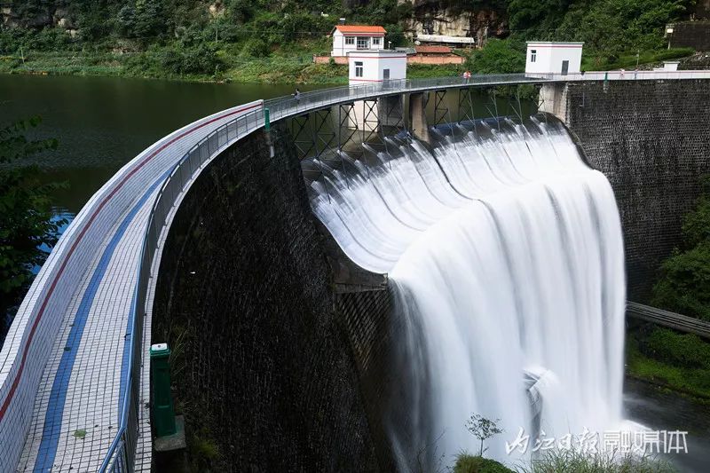 50年前威远"超级工程"!重返长沙坝超燃建设现场!_水库