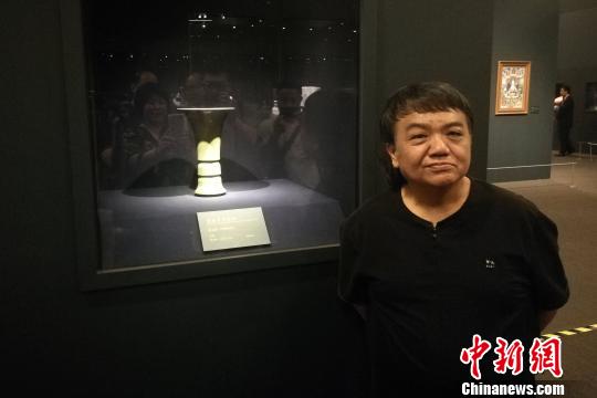 臺灣陶藝師何志隆攜作品《柴燒青瓷花瓢》參展