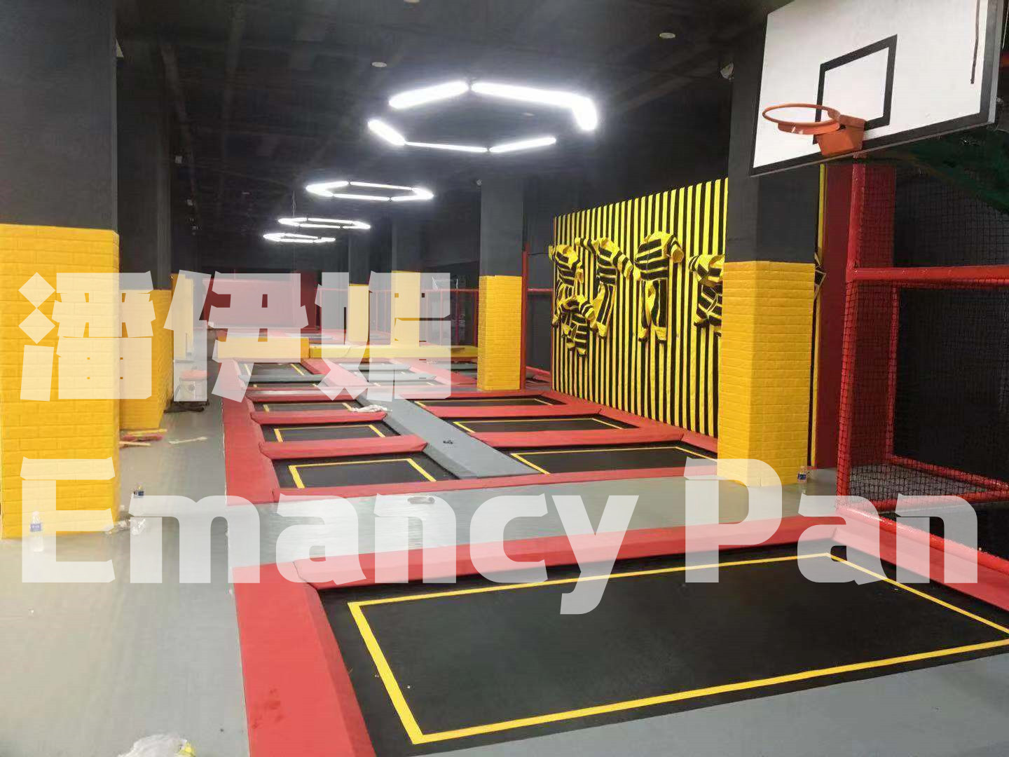 河南开封尉氏首家蹦床公园反弹空间蹦床运动馆