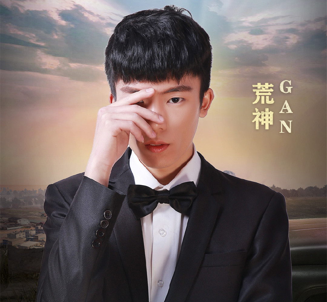 鲨鱼哟是原触手直播平台的一哥,在来到虎牙这个大平台之后慢慢人气