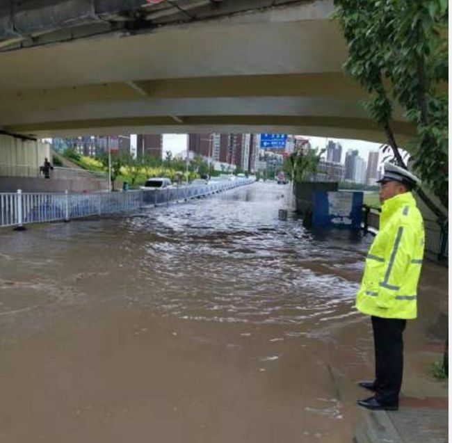 甘肃天水暴雨图片