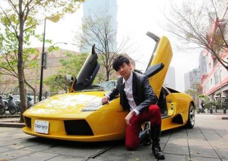 其实也不奇怪,想刘琦,刘琮,曹爽这些人,都是富二代,根本没经过父辈们