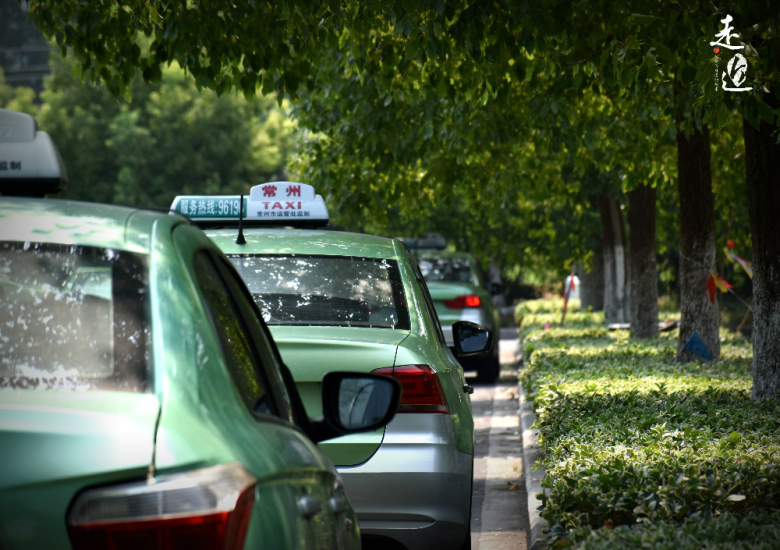 走近常州出租车司机的一天跑遍大街小巷12个小时只能赚回本
