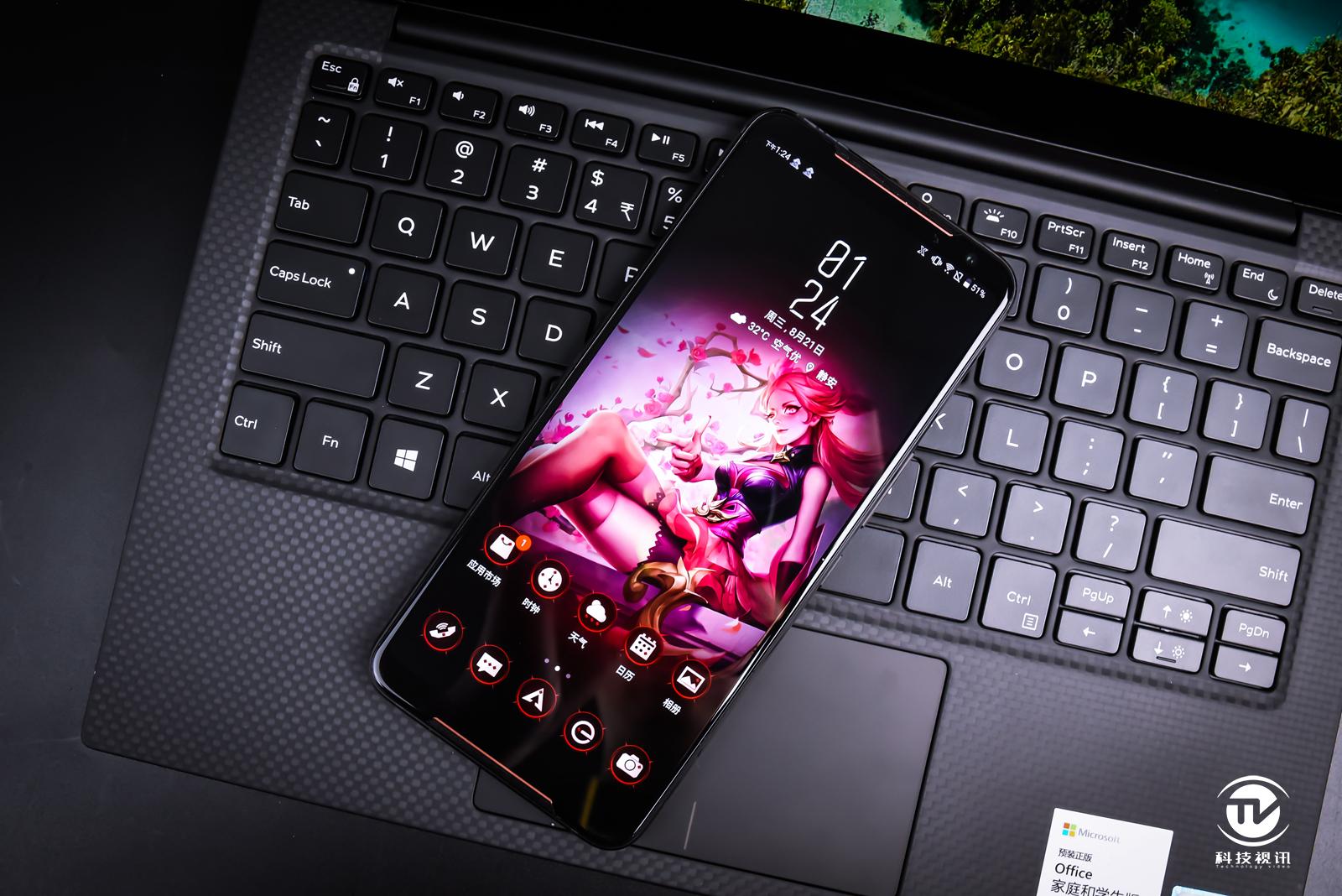 电竞酷炫机甲风十足 rog游戏手机2真机外观图赏