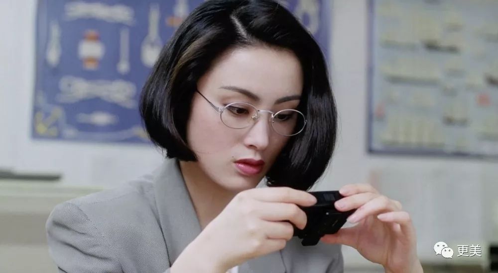 比邱淑贞黎姿还惊艳被2个大佬保护但求女神不要再瞎整了