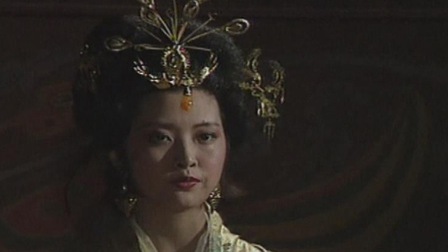 上要比汉少帝弱鸡的多,他的母亲早就在生出他后没多久就被何太后害死