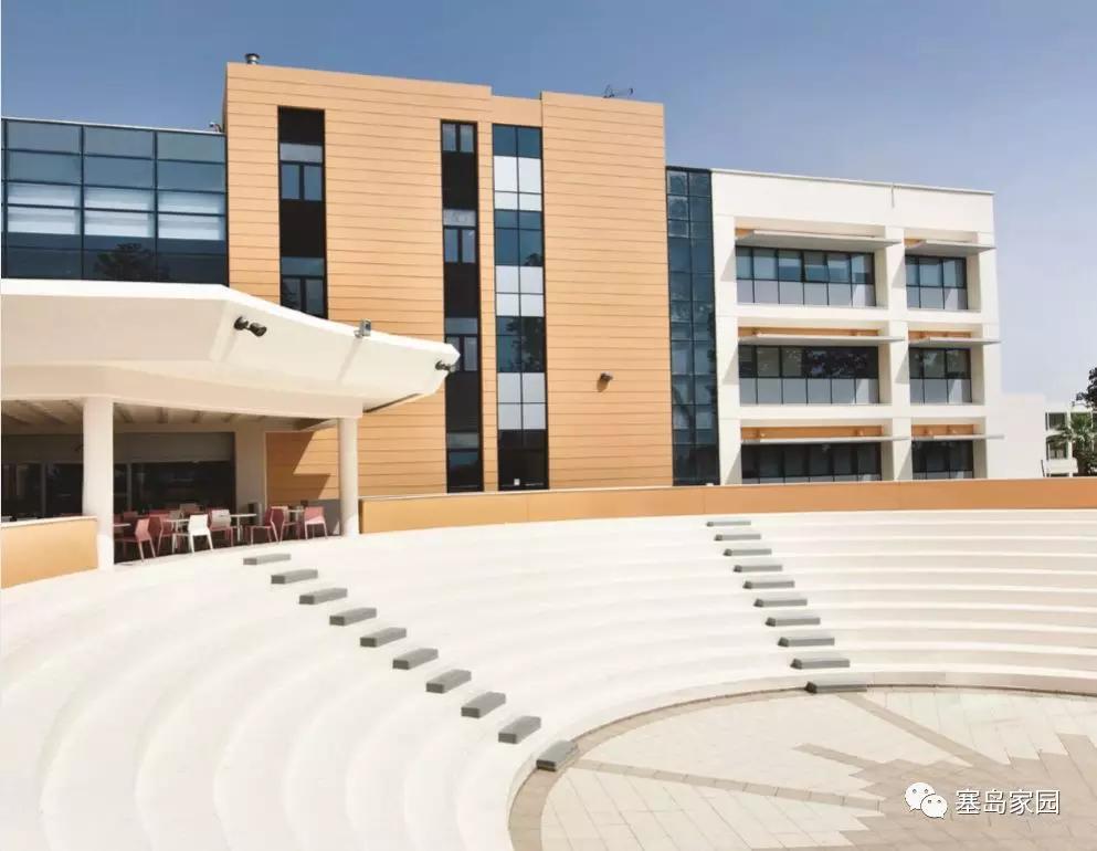 塞浦路斯欧洲大学鼓励学生和教职员工的学习及工作的能动性,促进整个