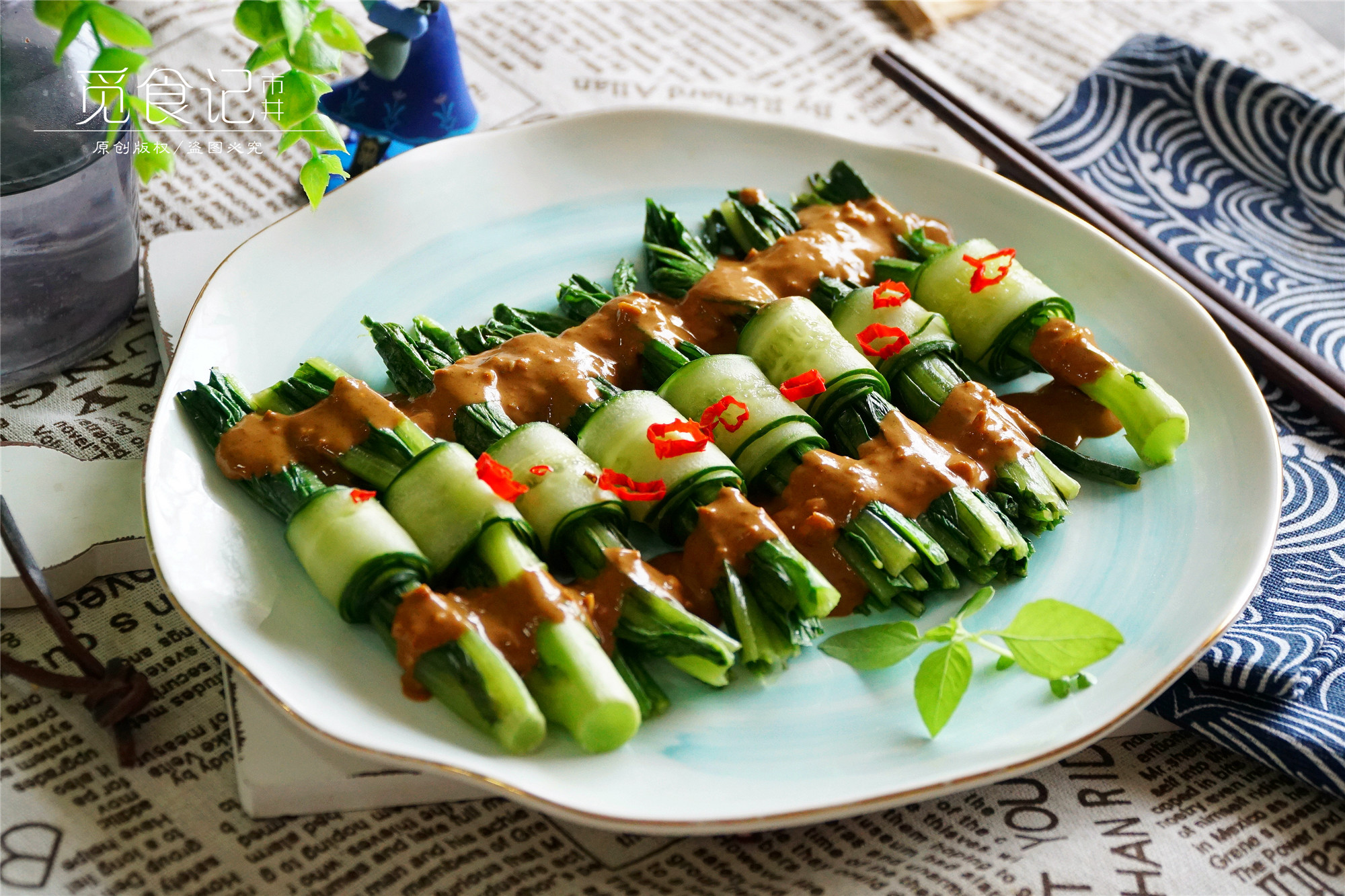 油麦菜,生长迅速,一年能种两次,从初夏到初秋都能收获,因为口感爽脆