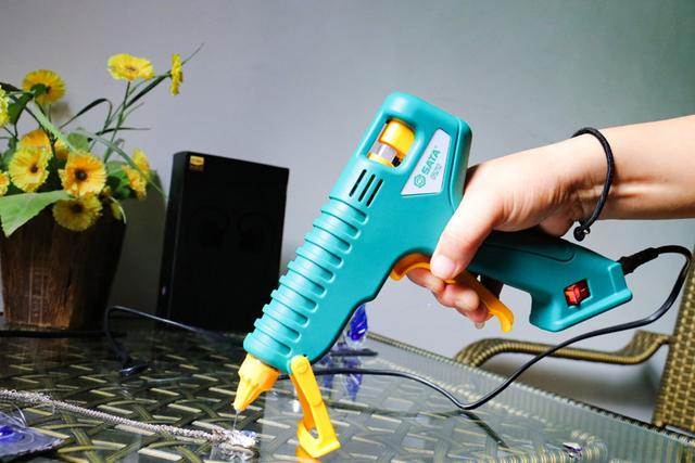 玩转生活diy修修补补放松心情世达热熔胶枪玩出体验